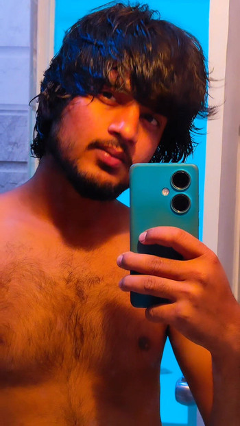 I am hot boy please comment me girl