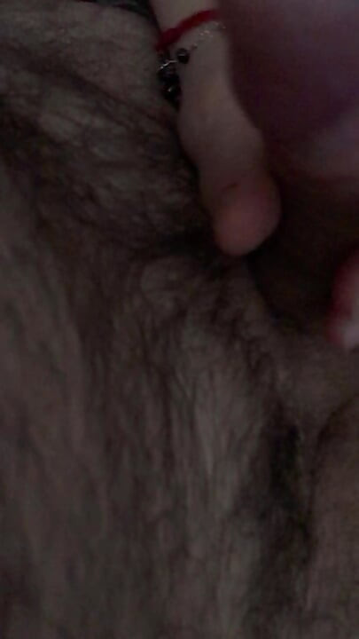 How nice when during the night your wife decides to give me a! And what a beautiful cumshot!