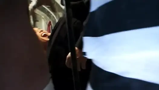 Esmer orta yaşlı seksi kadının kostümlü hunk ile vahşi fetişi