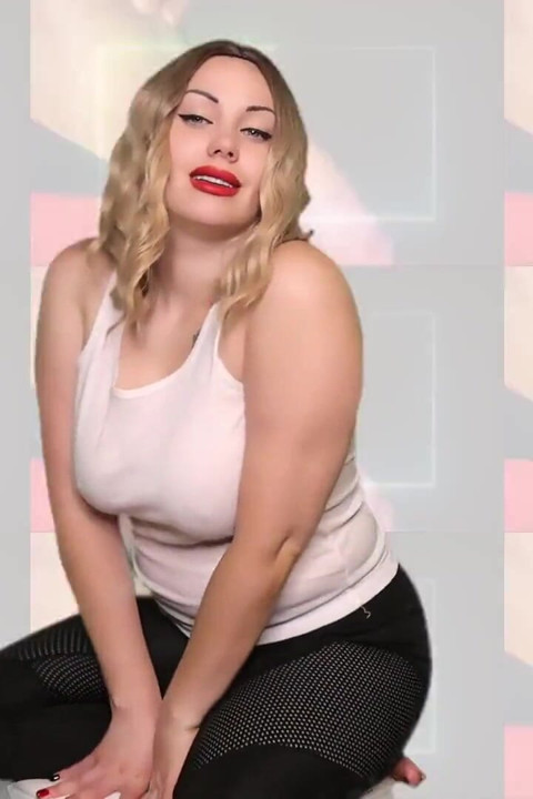 I know that you're not straight and that you like to wank all over those dicks! So jerk it faster and cum for the cocks!