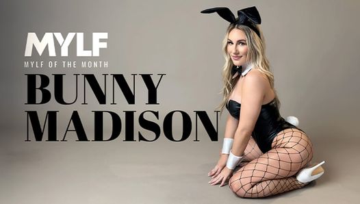 Deslumbrante estrela Bunny Madison é o MYLF of the Month de abril - entrevista espontânea e foda louca