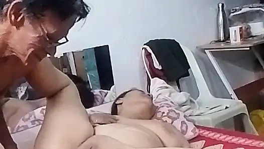 Kocamla tatmin dolu o kadar çok amımı yiyor ki.birkaç kez fışkırtıyorum