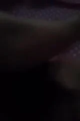 mia ragazza molto eccitata... ha voglia di commenti....