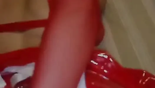 Kırmızılı evli kadın