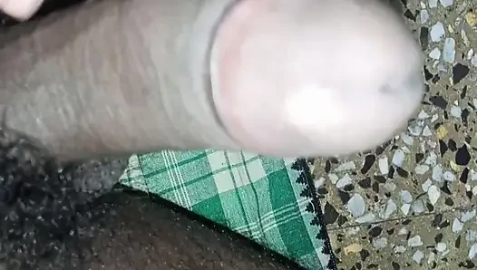 Amcık bebeğim anal sikişiyor ve emiyor