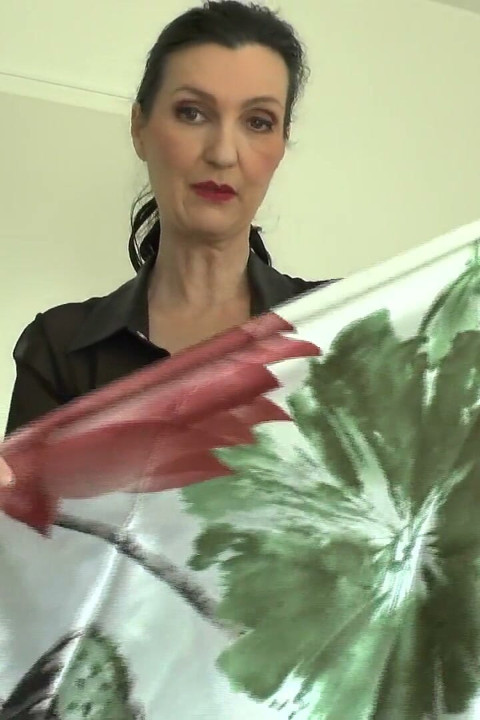 Styling an Ascot-style Satin Scarf - Part 1