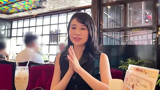 A118F06 A beautiful, innocent, and sensible office lady started a matching app while looking for a boyfriend! Despite her high communication skills, she gets excited and becomes a nymphomaniac despite embarrassment from her sly body touches!