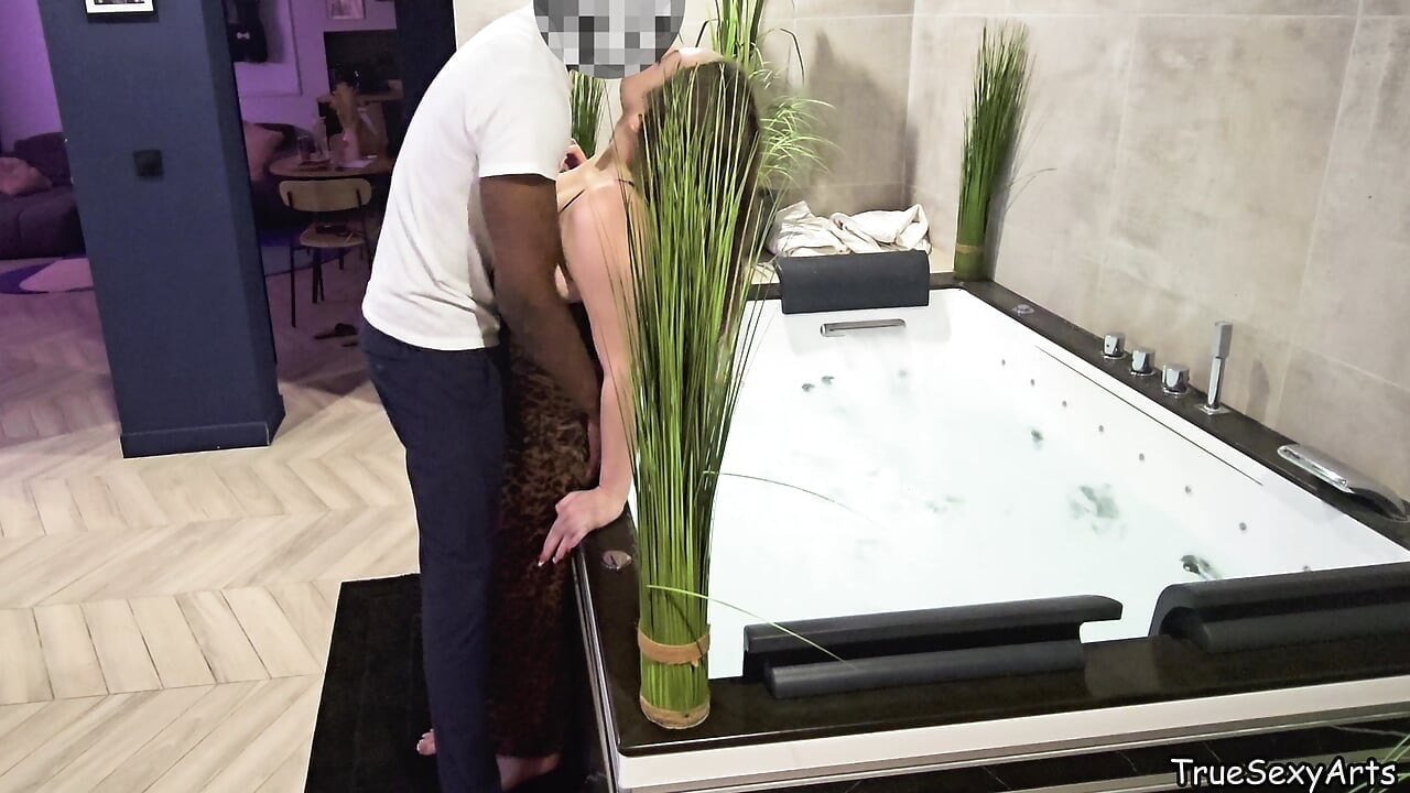 Jacuzzi Suprise for a Hot Voluptuous Brunette - Amber Bloom 4K