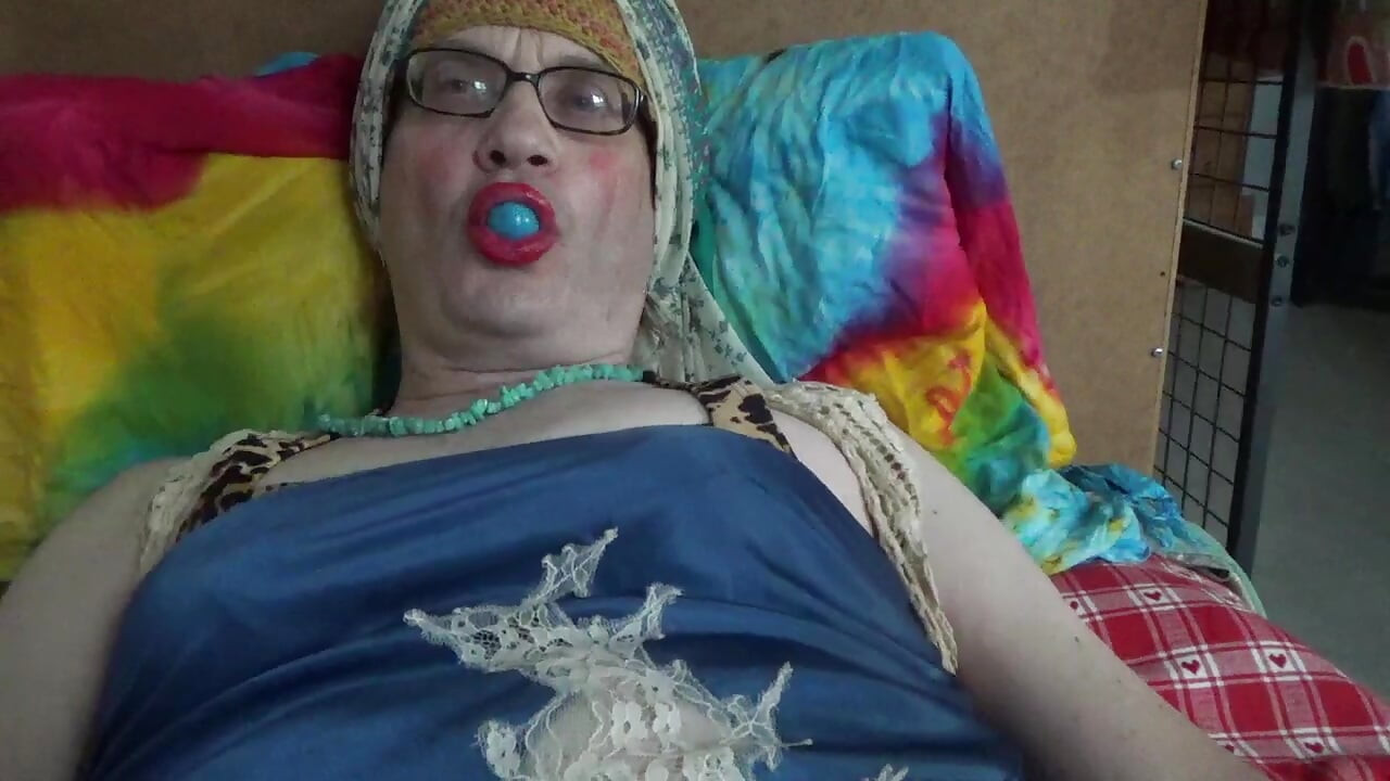 Ladyboy Serge Ave-Lusin. 2026jb