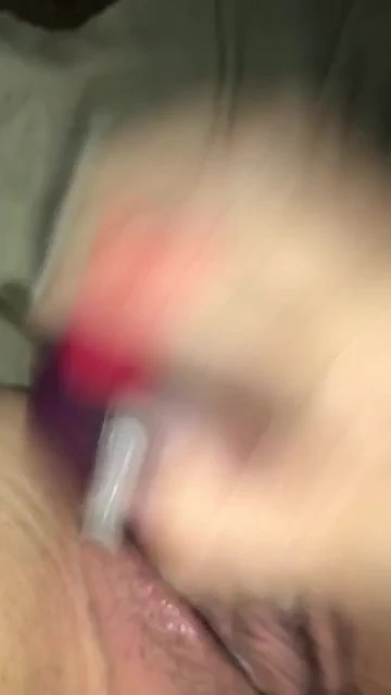 Selfie chubby girl dildo vagina besar yang creamy