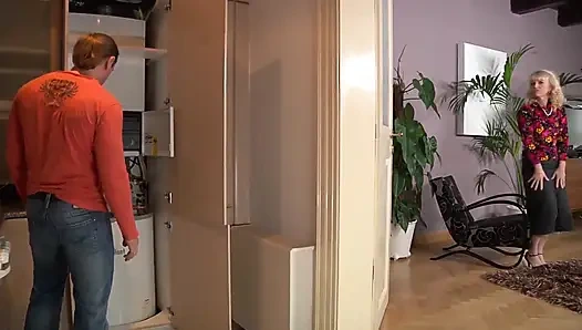 Nine Boyfriend_scene sikiyor 2 ninenin genç yarağa ihtiyacı var