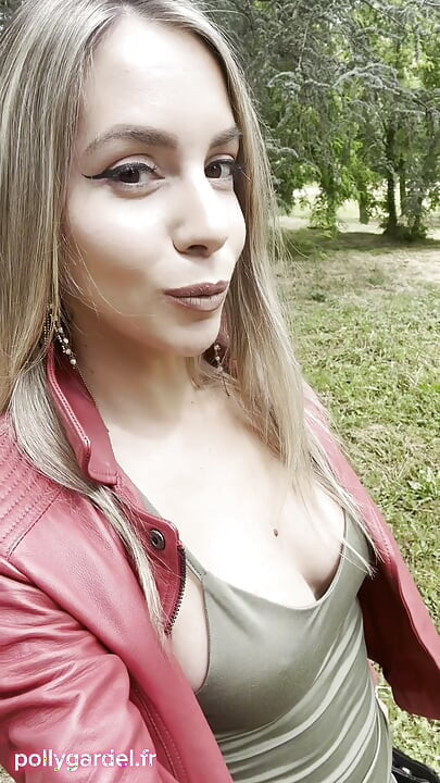 I get fucked by my ex, Polly Gardel porn actress, in show mode in the forest