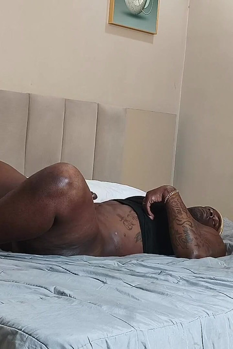 My Big Fat Ass Boss Gave Me His Bussy Again as I Dealt with His Bussy on the Bed Missionary