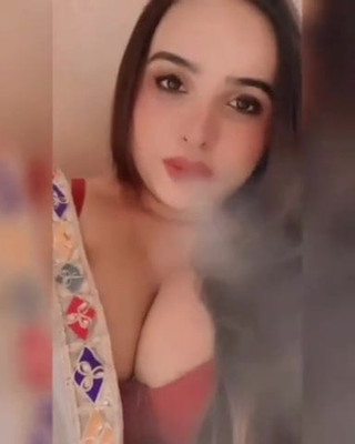 Boobs in a saree