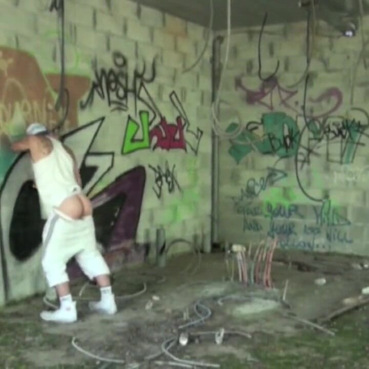 Riley fucked by the blond twink kameron