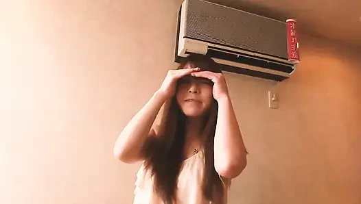 Cewek semok jepang dengan toket 4_big lagi asik muasin memeknya pakai mainan seks dan kontol besar