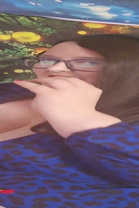 SSBBW Goddess Snacking Whilst Working
