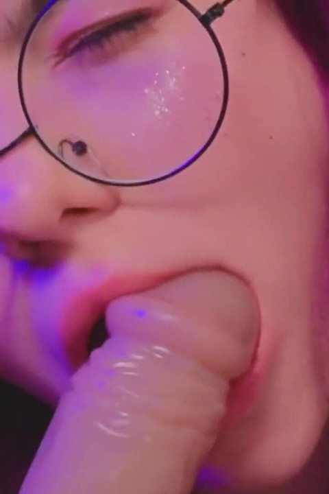 フェラチオ クローズアップ 口で突くのを見て