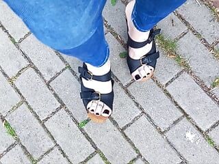 sommerspaziergang in sexy wedges