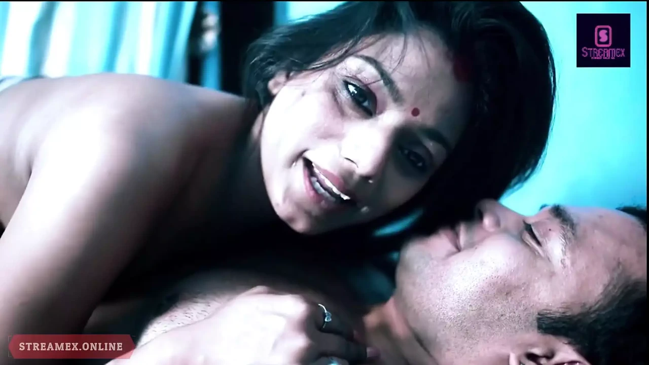 印度漂亮女孩在丈夫面前被干