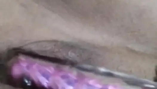 Meksikalı evli kadın gösteriş yapıyor ve mastürbasyon yapıyor