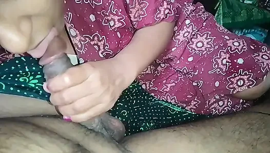 Indian Mallu girl and her friend have sex together