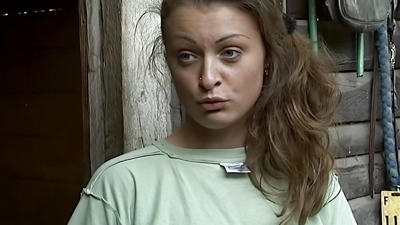 Naoliwione cipki zbliżenie - dziki prysznic i łóżko jebanie