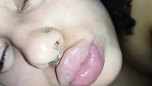 O KÜÇÜK SÜRTÜK YÜZE ATEŞLI BOŞALMA, BOŞALMAYA HEVESLI