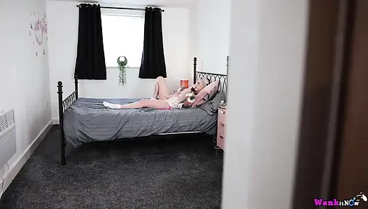 Sarışın ayçiçeği bebeği yaramaz oyuncak 31 talimatı anlaşmasında seni cezbediyor