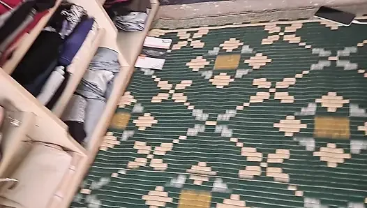girl from the college masturbate her pussy