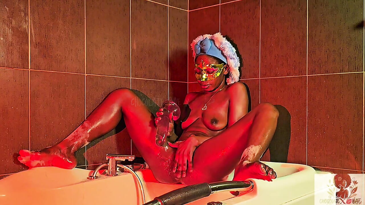 Im such a dirty lil SLUT!! AFTER rubbing my juice box till ORGASM, its bathtime!!!
