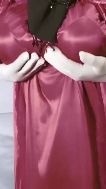 Ινδή μουσουλμάνα με μαντήλα Nadiya Bhabhi | Κλιπ 1