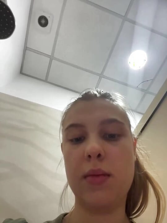Extreme Squirting in the public gym with jucielussie