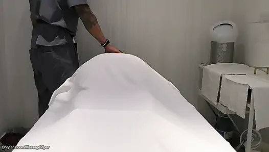 Legit-massage-klient bekommt ein happy end