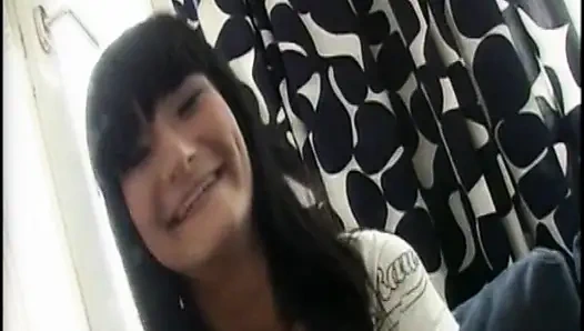 Mainin memek liar cewek biester biester dengan ganas