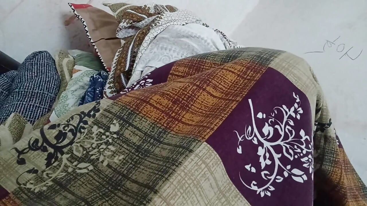 Desi shemale cumshot part -2
