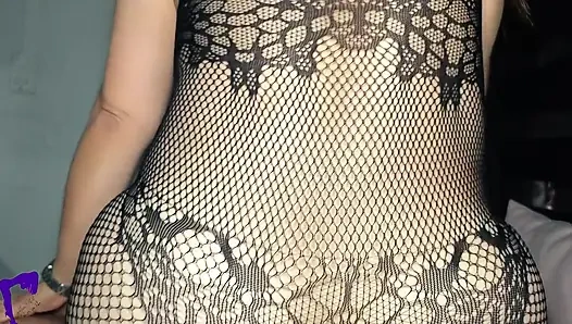 Vollbusige Latina-milf Lädt Mich in Ihr Haus in Dessous Ein Und Reibt Mein Sperma an Sich Nach Hartem Sex