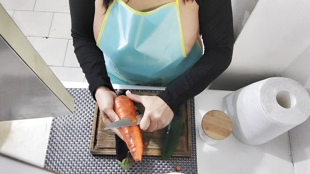 I shove a huge cucumber up my hungry asshole - Fetish