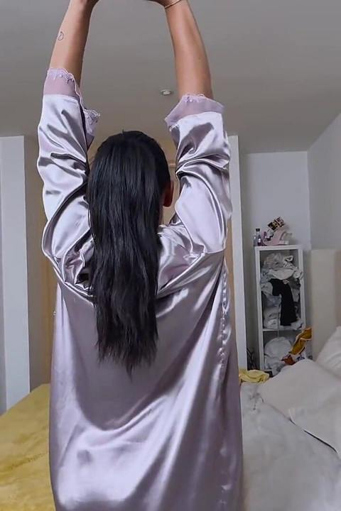 Courtney en: bufandas sedosas encantadas, amordazadas, atadas y atadas (hd)