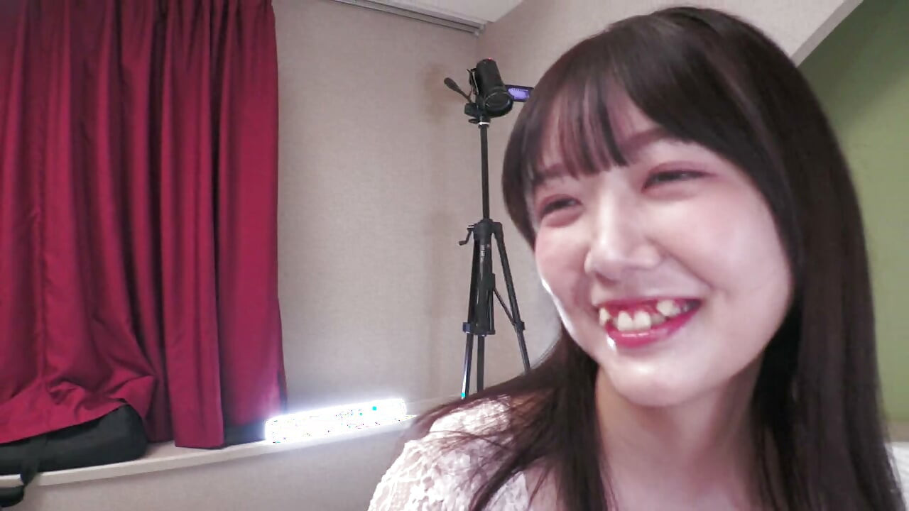 Minami (23), a tuna woman climaxing from her first raw dick, a naive, p-type woman [Guaranteed to become a sex buddy → sucking on]