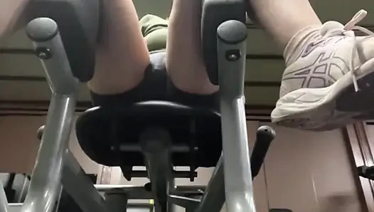 Big ass in Leggings training so hard