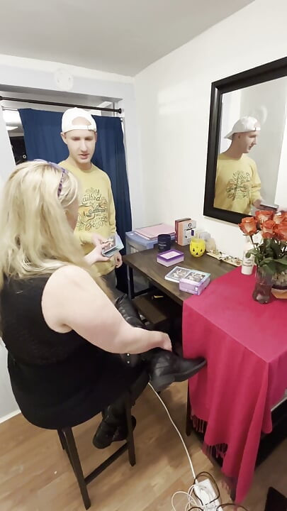 Psychic dự đoán anh ta sẽ trở thành một người phụ nữ