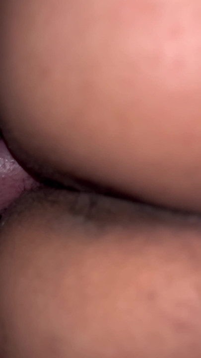 היא מגלה את ההתמכרות היומית שלה לדוגיסטייל | קליפ 1