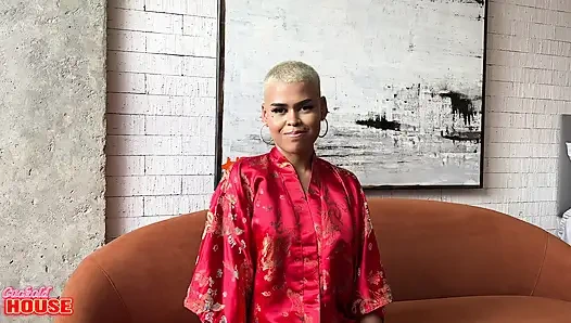 Cewek ini dientot habis-habisan dan dicrot di dalam untuk pecah perawan untuk pertama kalinya