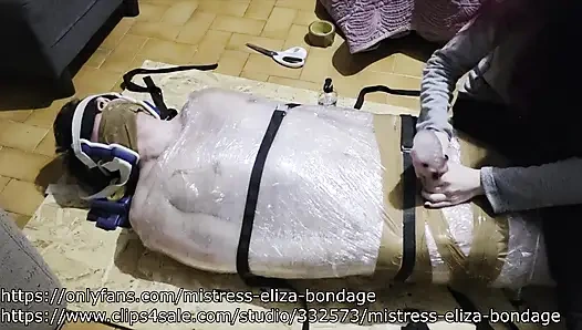 Penyiksaan bdsm dengan kaki bau