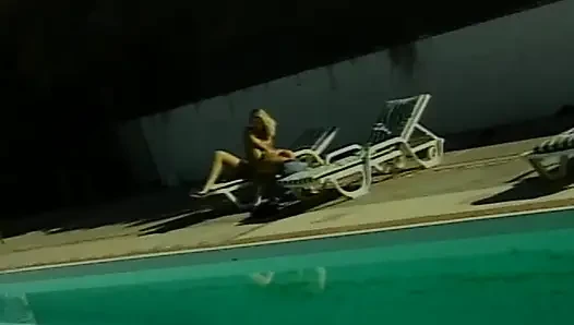 Verführerische blonde schätzchen genießen heiße lesben-action