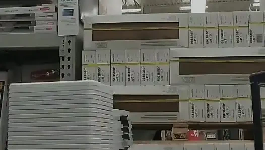 Islak amcığımı teşhir ediyor