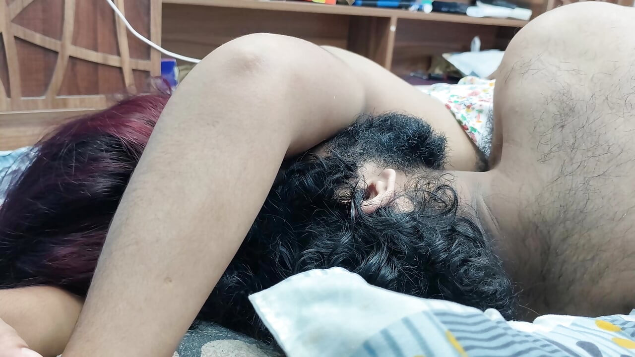 お尻にキスされた胸は吸える
