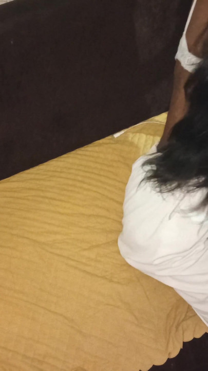 Desi bhabhi lund ko chush rhi ho or maze bhi utha rhi gai | Clip 1