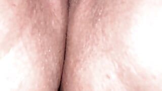 Красивая мастурбация красивой киски в любительском видео